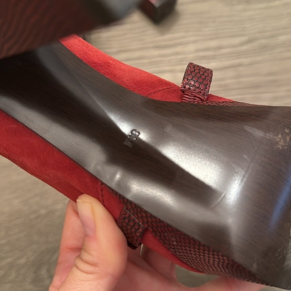 Diane Von Furstenberg Suede and Leather Embossed Mary Jane Heels Shoes size 8 - Picture 7 of 7